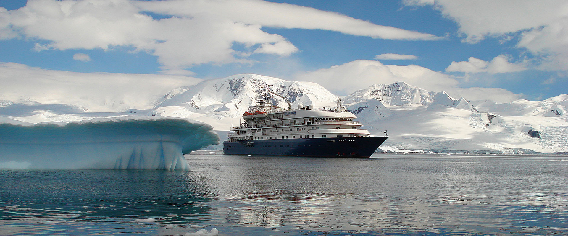 Luxury Antarctic Boat Cruises